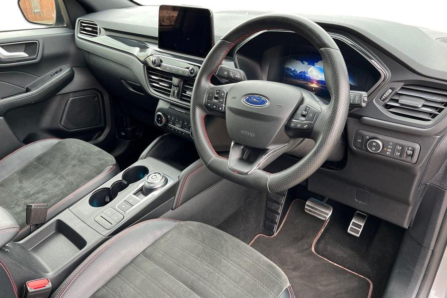 Ford KUGA Photo autoimg-b225a29ca3c7d855ca752c7b394e436d06394111.jpg