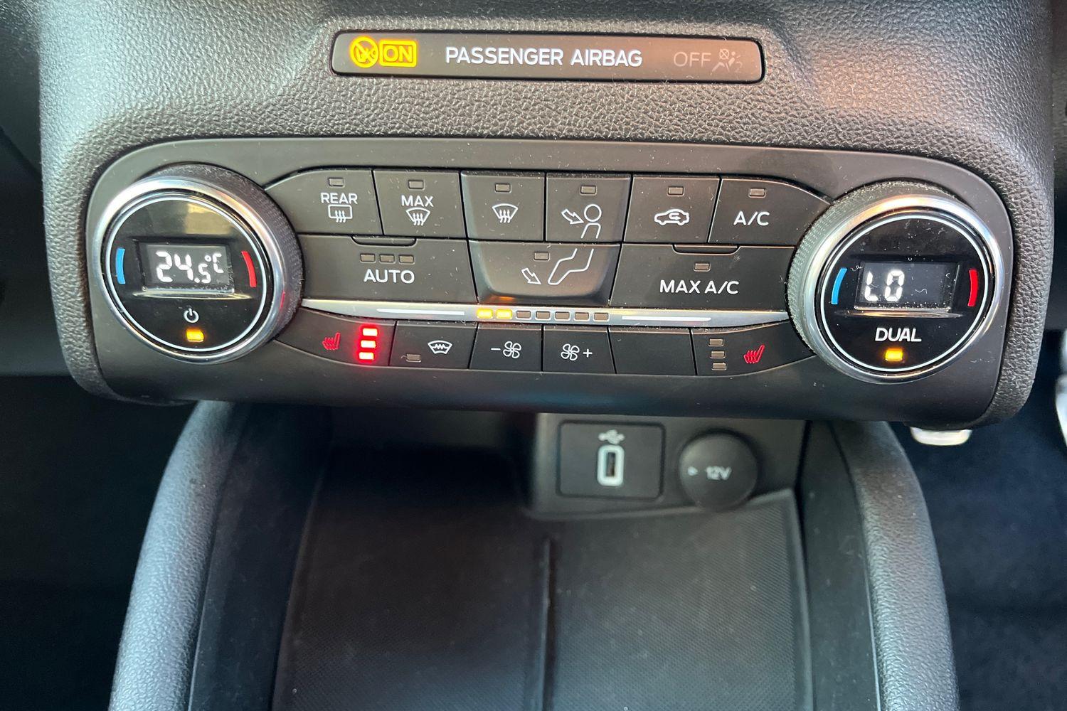 Ford FOCUS Photo 25