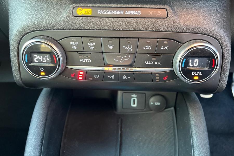Ford FOCUS Photo autoimg-b225ea3f3a354070827de100c4a17fd1a1658692.jpg