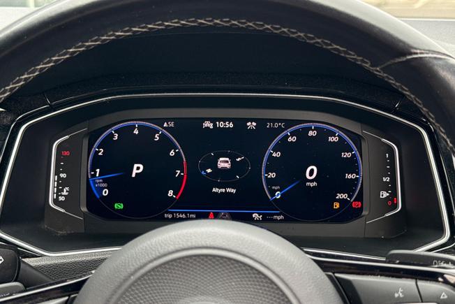 VOLKSWAGEN T-Roc Photo 15