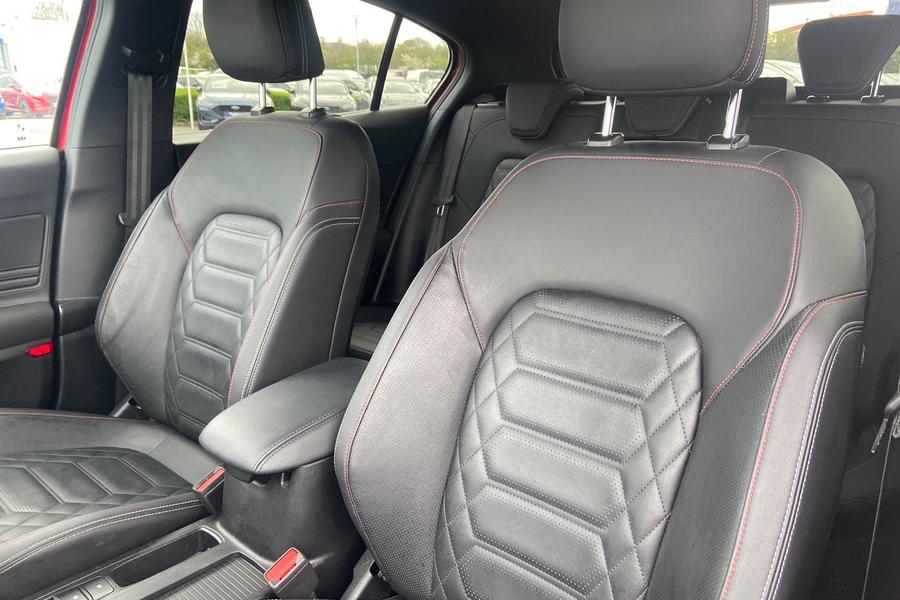 Ford FOCUS Photo autoimg-b227ffb37ff38b612b6ea5f1848e213bb4860e28.jpg