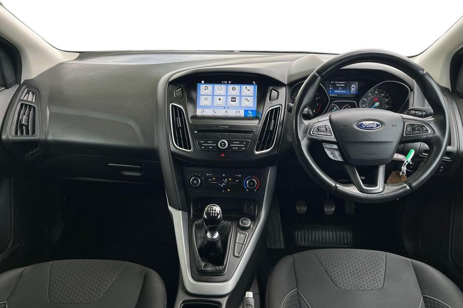 Ford FOCUS Photo autoimg-b2285ecc7365386f317eb75716363a589c99957a.jpg