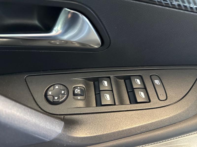Used Peugeot 2008 ML70VGK 24