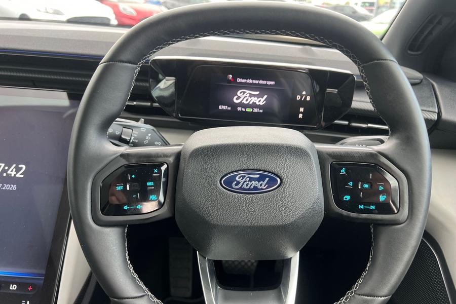 Ford EXPLORER Photo autoimg-b2294f1c74f3135732d4cd510c4859e2fc6c4784.jpg