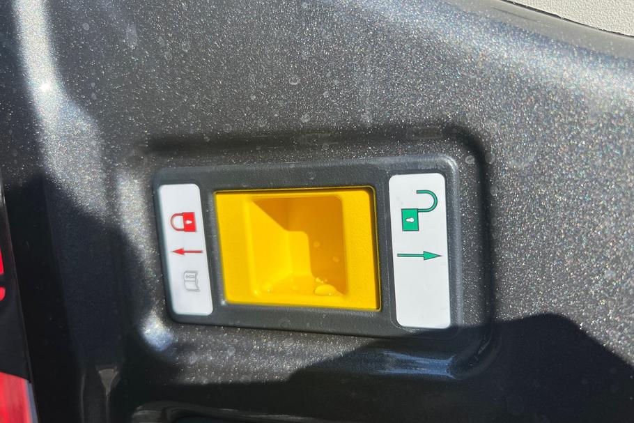 Used FORD TRANSIT WN75UAJ 23