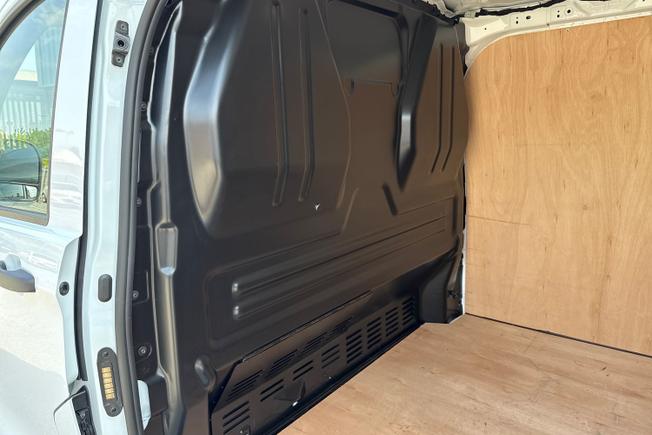 VOLKSWAGEN Transporter Photo 22