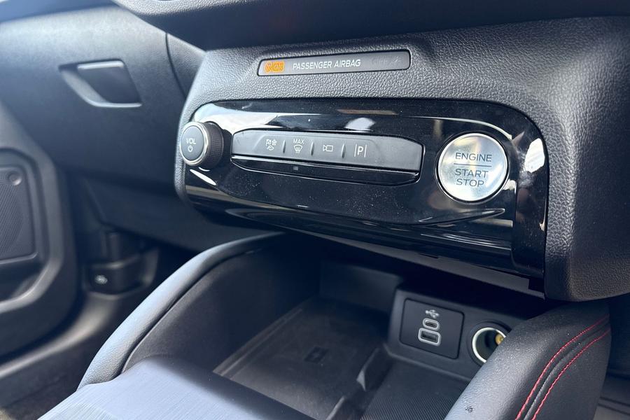 Ford KUGA Photo autoimg-b231944d2d0701125fc527c808eb922fe4932c43.jpg