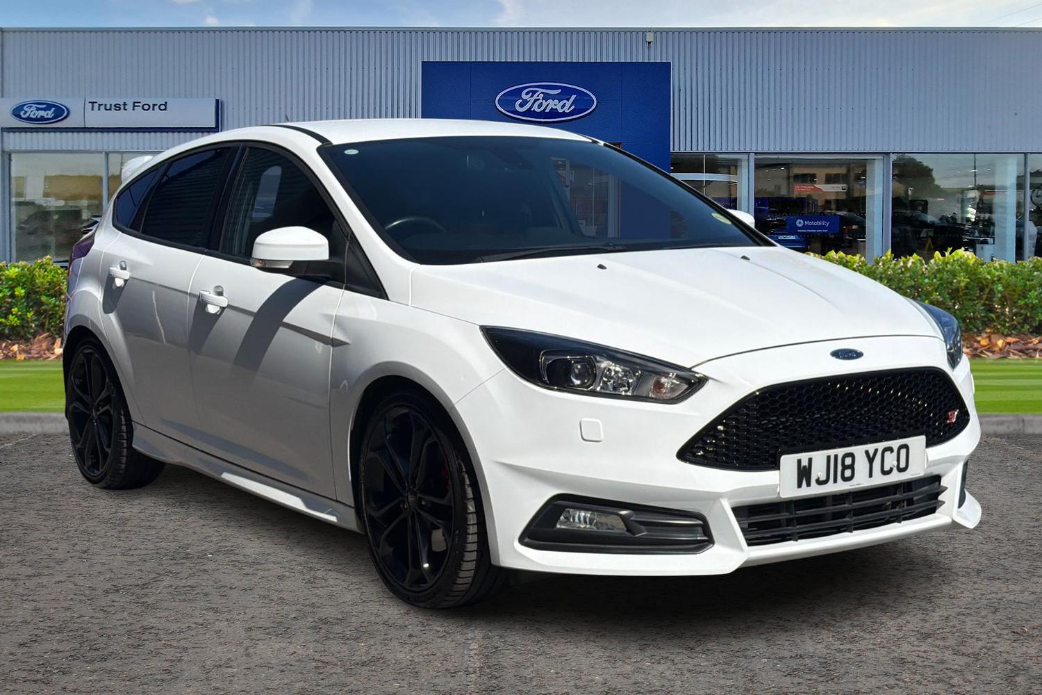 Ford FOCUS Photo 0
