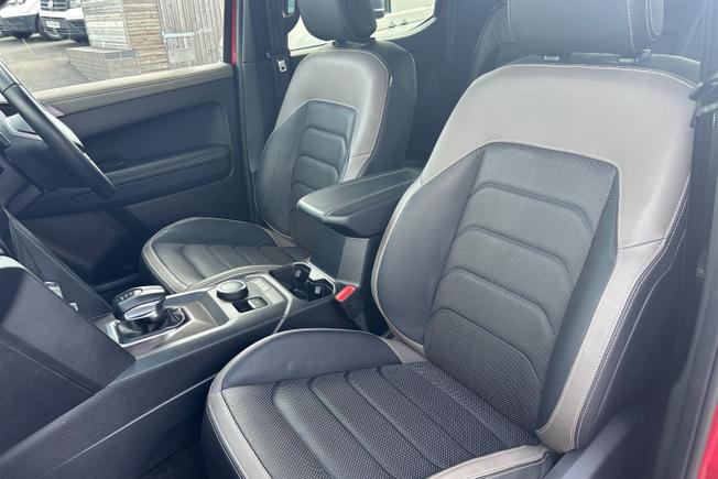 VOLKSWAGEN Amarok Photo 32