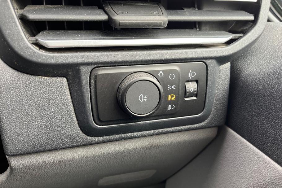 Used Ford TRANSIT CUSTOM XRZ9902 30