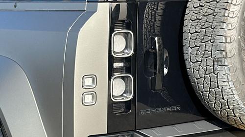 Land Rover Defender Photo autoimg-b2399fa7d72ec4af4a47e263691e90a6d2e1e304.jpg