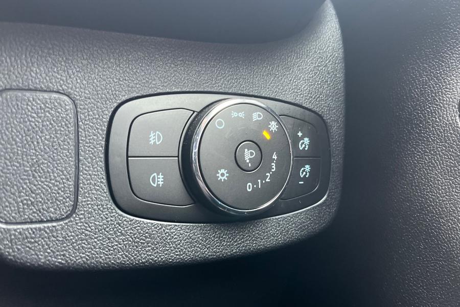 Ford PUMA Photo autoimg-b23c11be2a367c47a995a95f61d416db89d17326.jpg