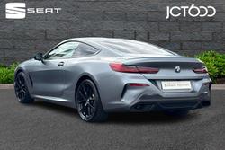 BMW 8 Series Photo 3