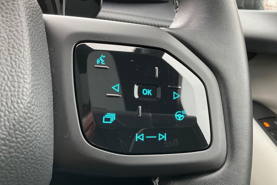 Ford Explorer Photo autoimg-b23de3ccfa9beb7daaaabf6689b4390705c9a728.jpg