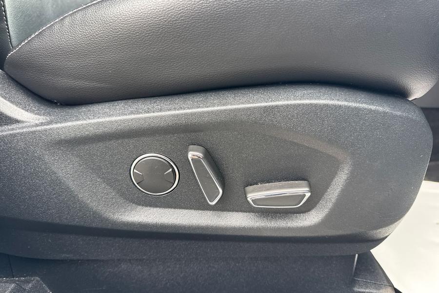 Ford S-MAX Photo autoimg-b23fdecf7a8b77adf903c879d927c8985955f4d6.jpg