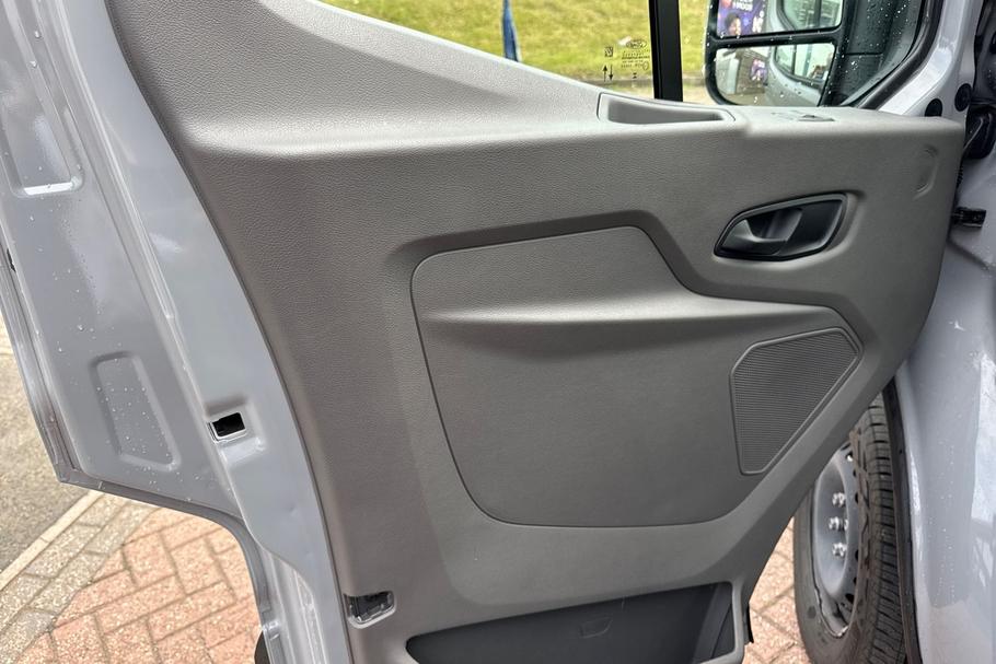 Used Ford E-TRANSIT BT75UVC 17