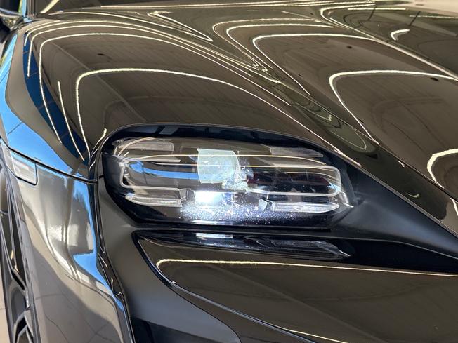 PORSCHE Taycan Photo 21