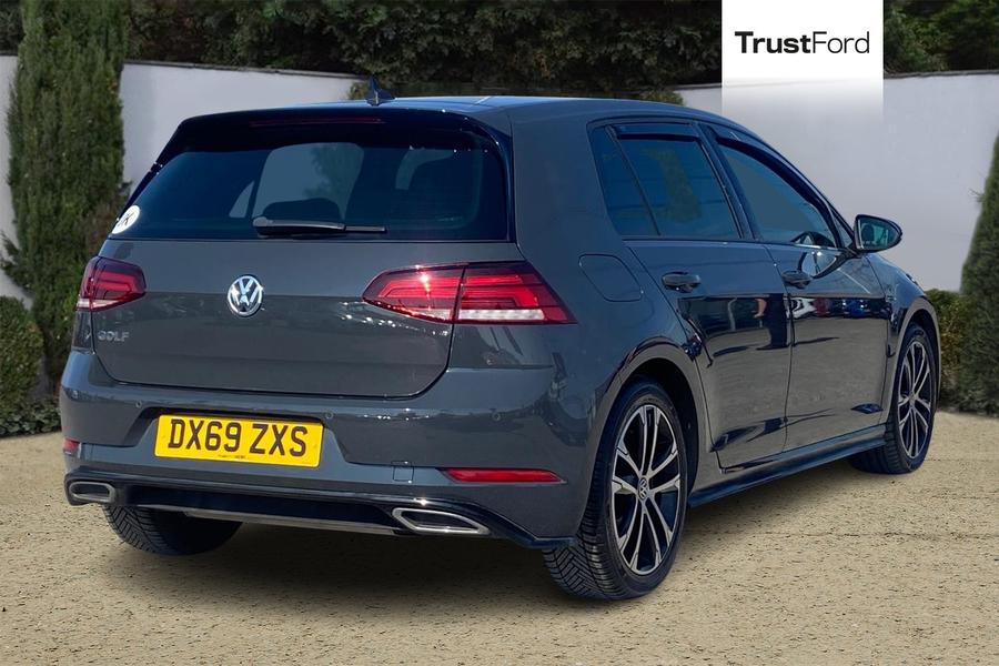 Volkswagen GOLF Photo autoimg-b24a908f1516f9c7e572539a15f498f273595184.jpg
