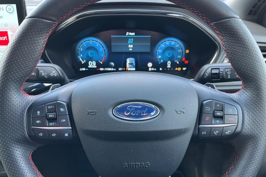 Ford Focus Photo autoimg-b24ac3ec587a66f24053bae4a982d4283f1c558a.jpg