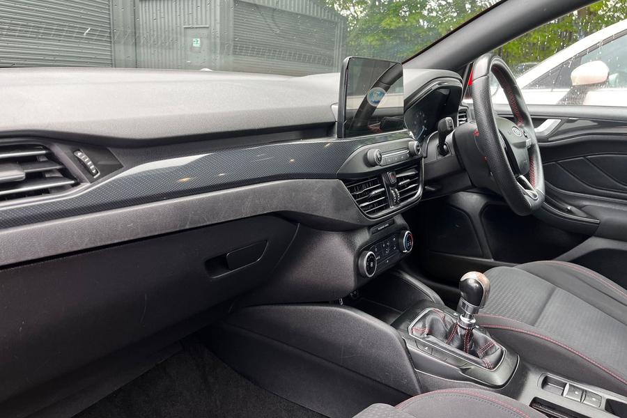 Ford FOCUS Photo autoimg-b24c43a45ad957d52e76fb5bee95095aea1adc62.jpg