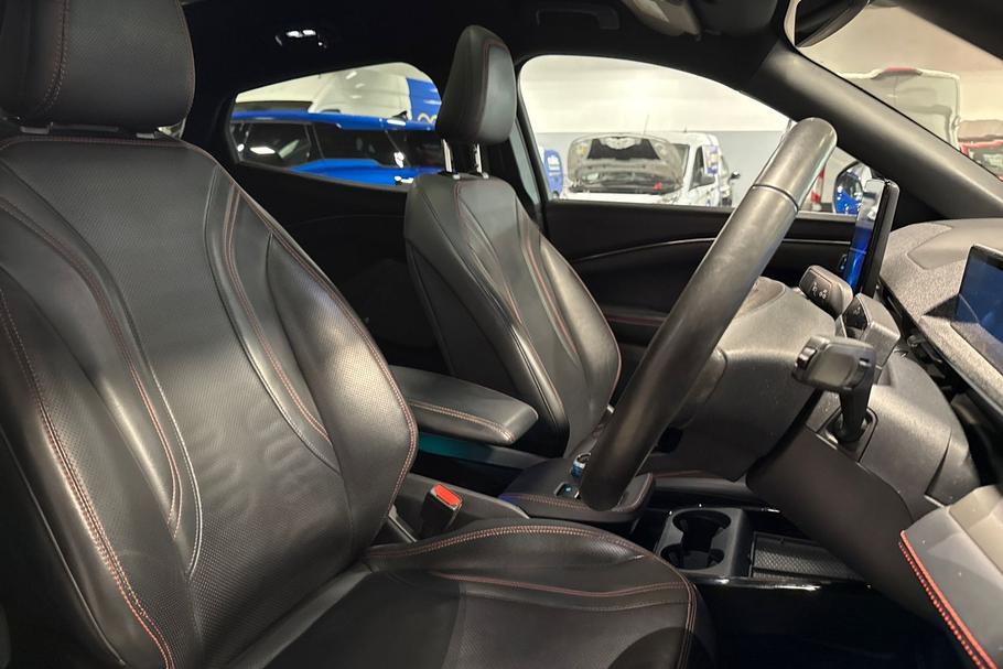 Used Ford MUSTANG MACH-E 17