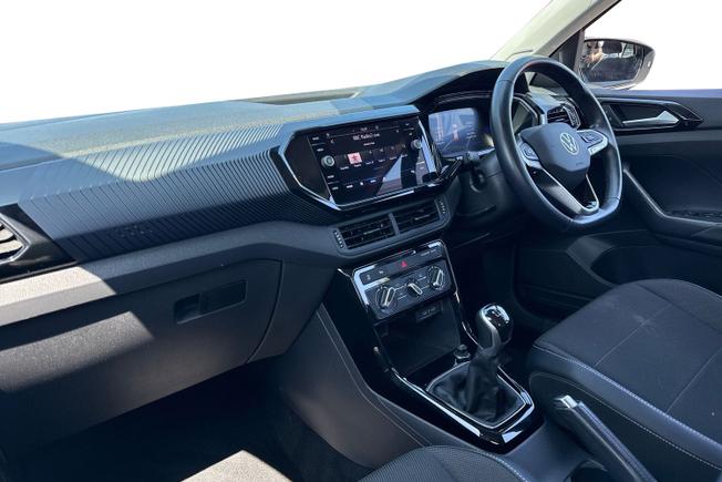 VOLKSWAGEN T-Cross Photo 2
