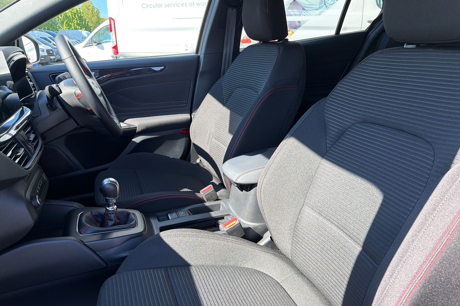 Ford FOCUS Photo 18