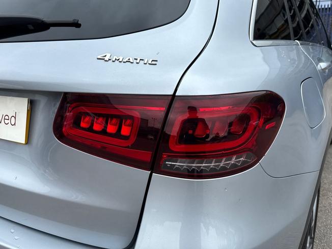 MERCEDES-BENZ Glc Photo 18