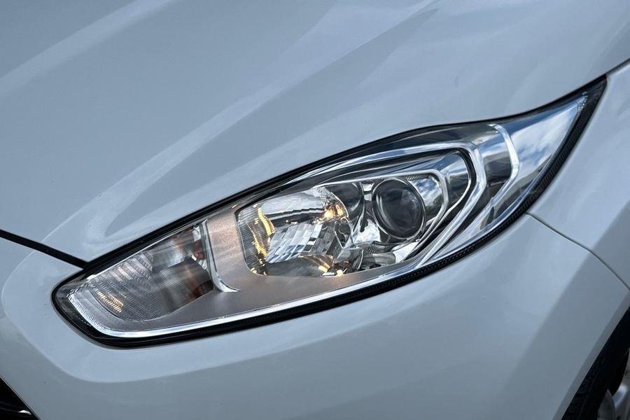 Ford Fiesta Photo autoimg-b25909f4d9e21af7b7b00e2288e4d151ade3cab3.jpg