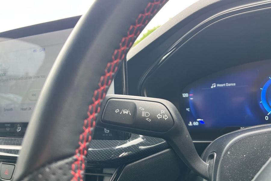 Ford FOCUS Photo autoimg-b259683b28bb53daf4ffbd8914532fa45e62ad71.jpg