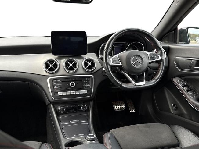 MERCEDES-BENZ CLA Class Photo 11
