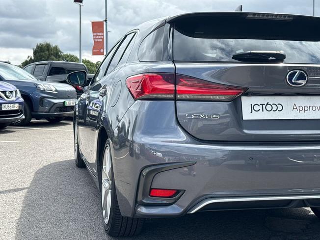 LEXUS Ct Photo 27