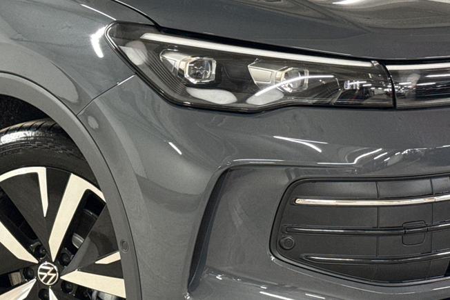 VOLKSWAGEN Tiguan Photo 19