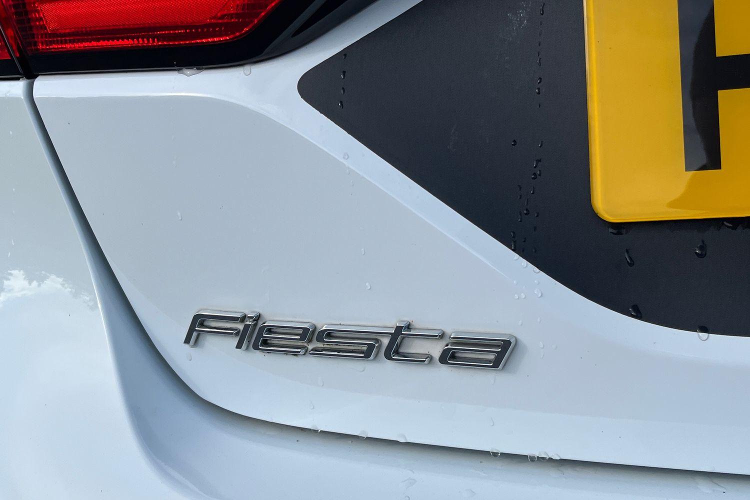 Ford FIESTA Photo 25