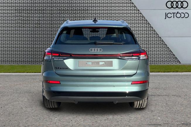 AUDI  Q4 SUV Photo 7