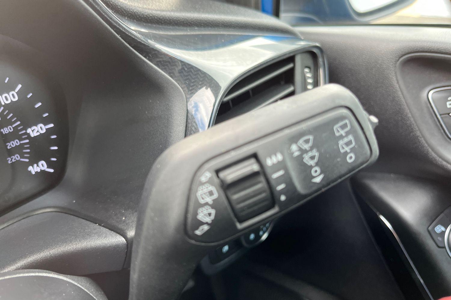 Ford FIESTA Photo 14