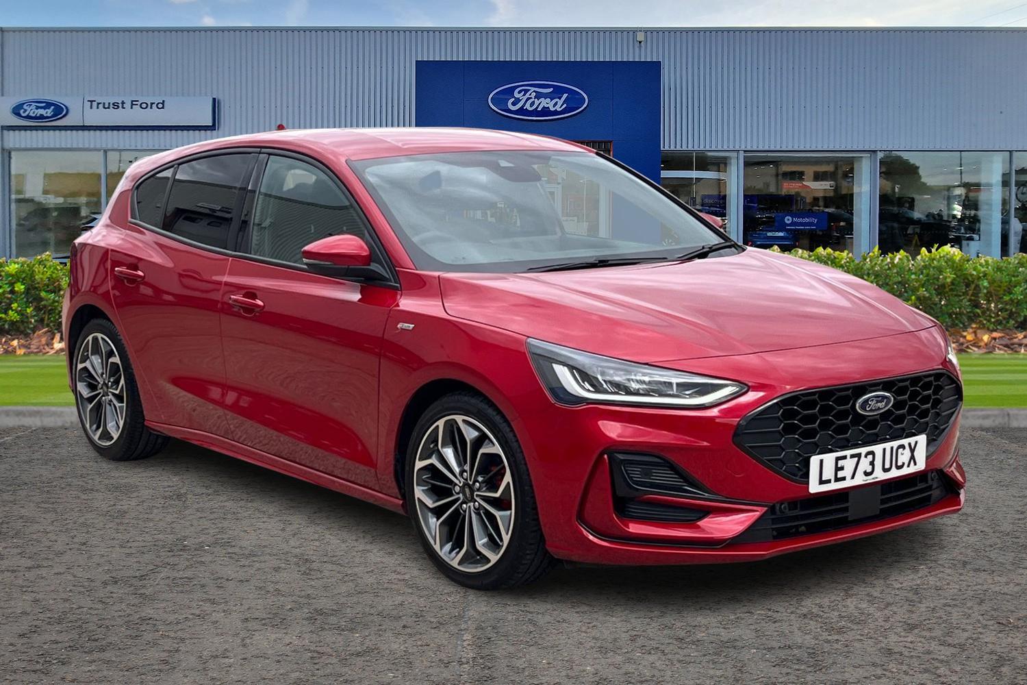Ford Focus Photo 0