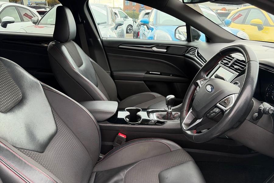 Ford MONDEO Photo autoimg-b27125330834563e61574828cf4f08982ad5eaca.jpg