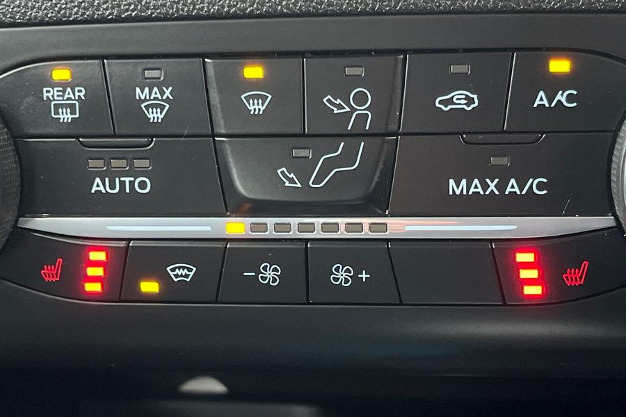 Ford FOCUS Photo autoimg-b27555de6fe7da7e9799b5261acf765e86268ee3.jpg