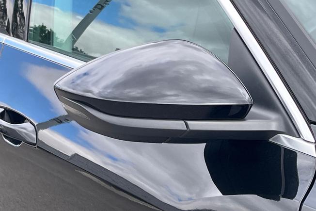 AUDI e-tron Photo 20