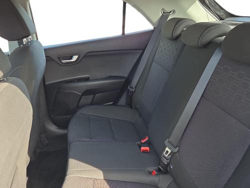 Kia RIO Photo autoimg-b27c9481daf89bc1360b61d039bfa3a5c53d309f.jpg