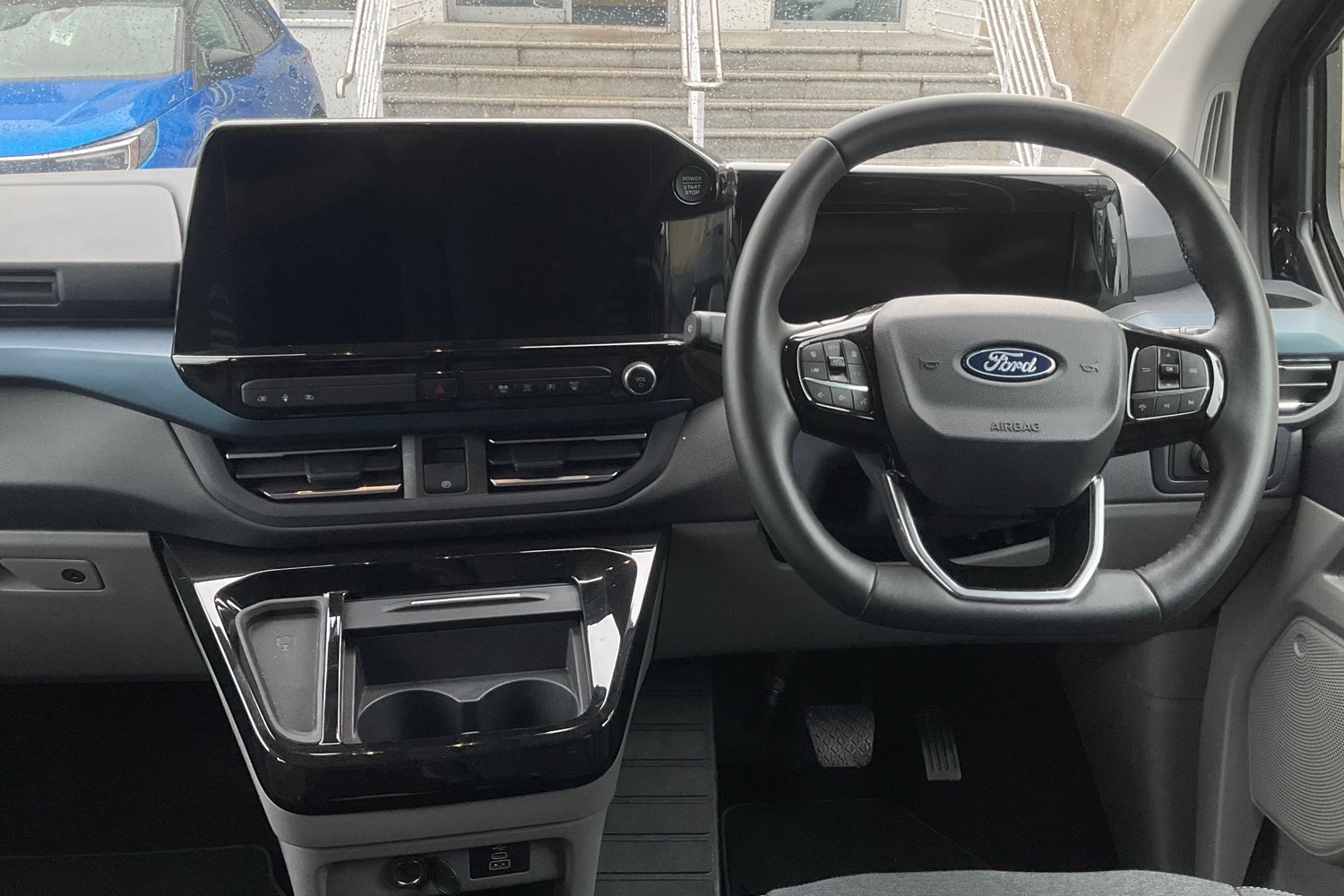 Ford TOURNEO CUSTOM Photo 25