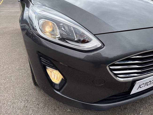 FORD Fiesta Photo 29