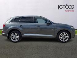 AUDI Q7 Photo 4