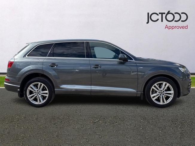 AUDI Q7 Photo 4