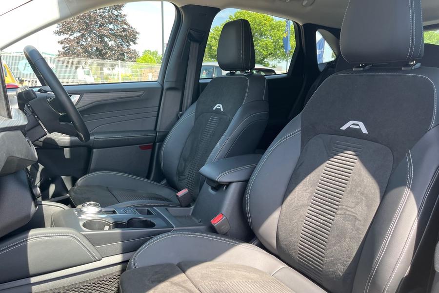 Ford Kuga Photo autoimg-b28390ca0418fe2574fa1d6b59e9a234a0a63573.jpg