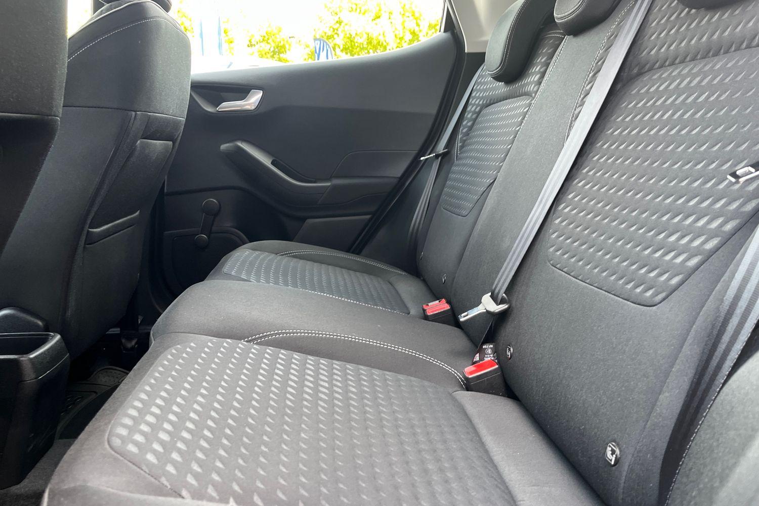 Ford FIESTA Photo 19
