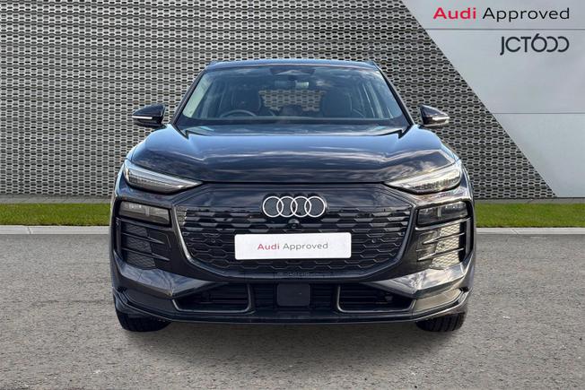 AUDI Q6 e-tron Photo 9