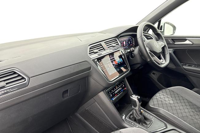 VOLKSWAGEN Tiguan Photo 2