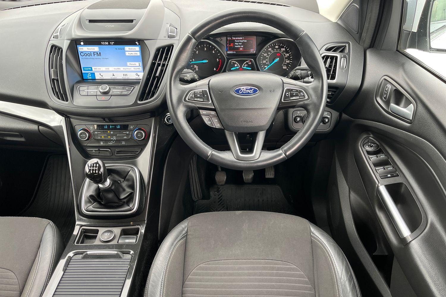 FORD KUGA Photo 10